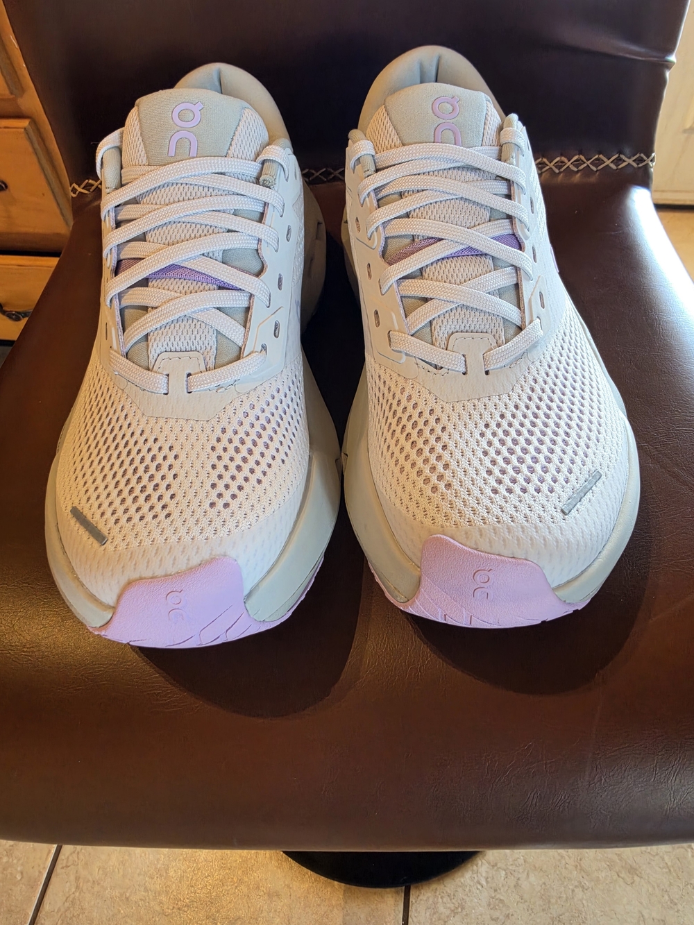 On Running Women's CloudRunner MAX Shoes in Light Gray ,white &Lavender Accents